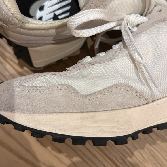 327 NEW BALANCE SNEAKERS - Picture 4 of 5